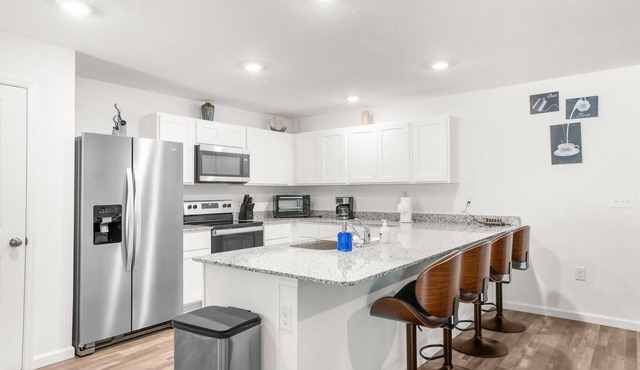 Charming 4-bedroom house with WiFi and AC in pleasant Spring Hill