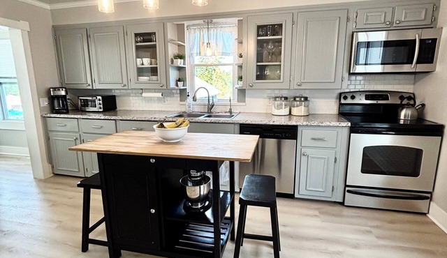 Charming 4-bedroom Home 25 Minutes from State College- Sleeps 7