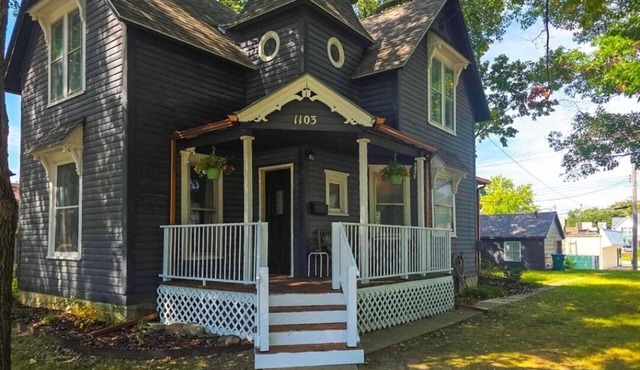 Charming 4-bedroom Gingerbread Victorian in Webster City