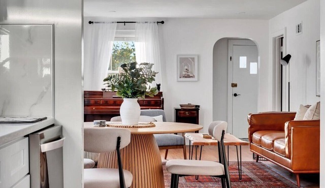 Charming 4 Beds 2 Baths bungalow/Central AC/Near Frear Park & RPI/Pets Friendly