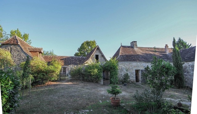 Charming 4 * cottage with private pool