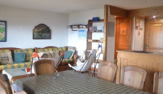 Charming 4-room duplex, pet-friendly, covered parking