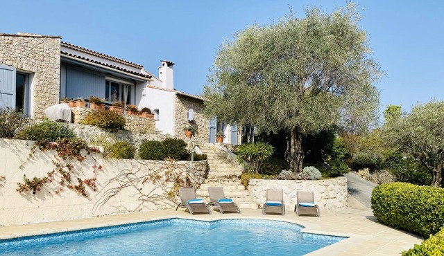 Charming 4 bedroom Provençal villa in Valbonne walking distance to the village