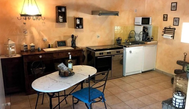 CHARMING 4 STAR STUDIO IN MAS WITH SWIMMING POOL ON 8000M ² OF GARDEN 30 MINS FROM THE BEACHES