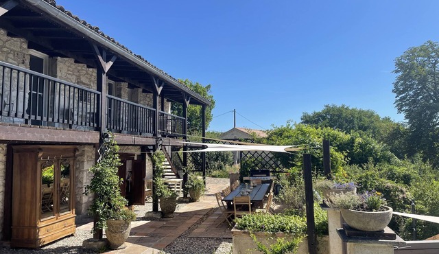 Charming 4* gîte with private pool&jacuzzi 11 bedrooms/10 bathrooms