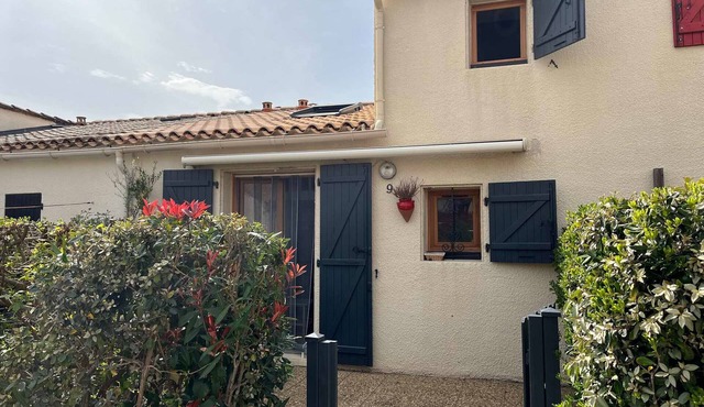 Charming 4-Person Duplex Villa with Terrace in Argelès