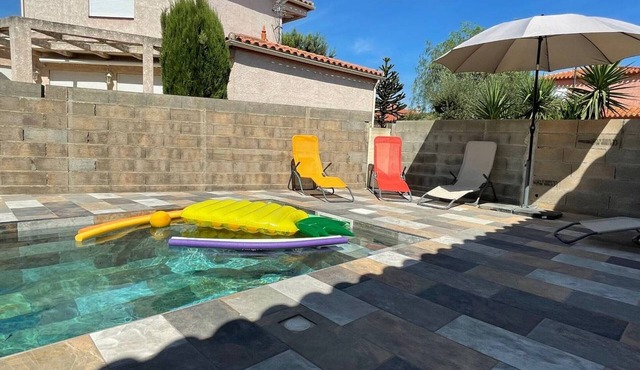 Charming 4-Room House with Private Pool, Garden, and Pergola - Ideal for 8 Guests in Peaceful Elne