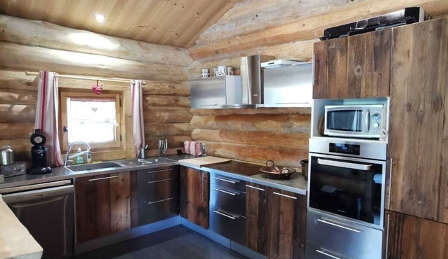 Charming 4 room wooden-log cabin in Formiguères for skiing and hiking
