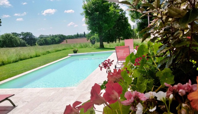 Charming 4* studio with heated pool in the heart of the countryside