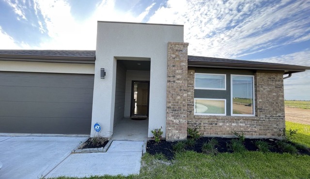 Charming 4B Lake View Cul-De-Sac Home @ Katy