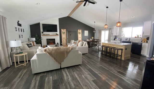 Charming 4bd/2.5 bath home with indoor fireplace!