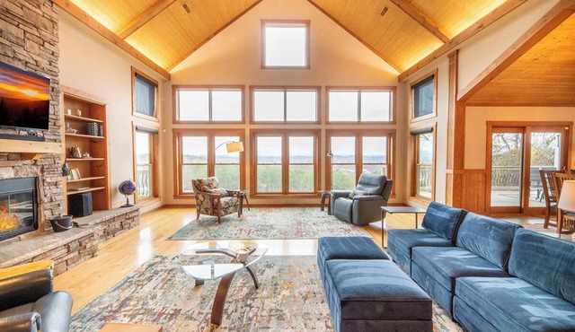 *Charming 4BD+LOFT Lodge! Theater + GAMES!*