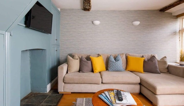 Charming 4bd Townhouse right in the city centre!