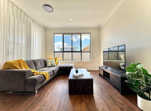 Charming 4bdr holiday home in Heathwood