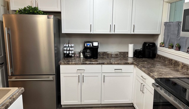 Charming 4BR 2BA Close to Memphis NOT IN Memphis! FULL Kitchen.