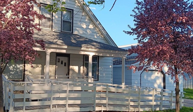Charming 4BR Craftsman Family Home in Emery
