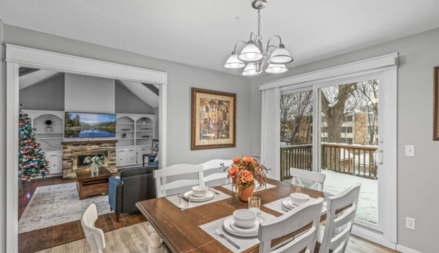 Charming 4BR Family Home in Burnsville