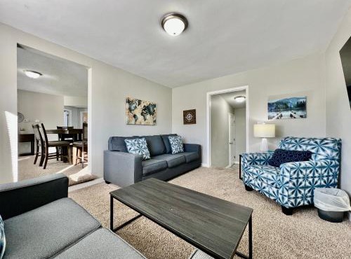 Charming 4BR Home in Liberty Township w Large Deck