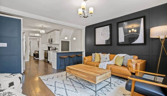 Charming 4BR + Prvt Patio + Historic Row Downtwn