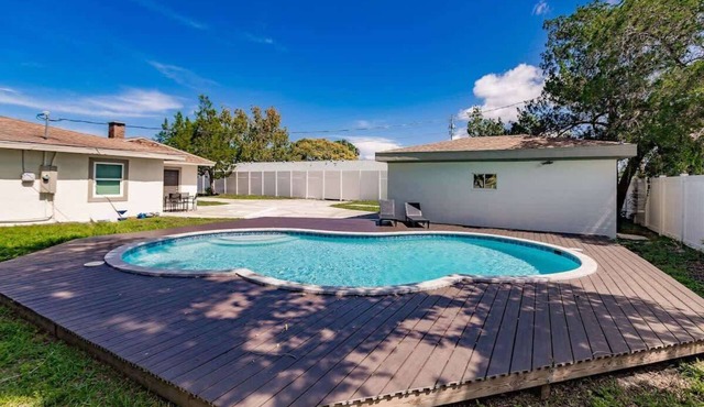 Charming 4BR Retreat in Bradenton with Pool