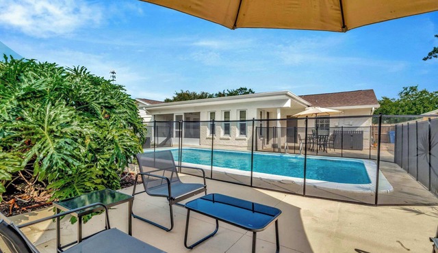 ‼️Charming 4BR Tampa Escape w/Pool & Game room