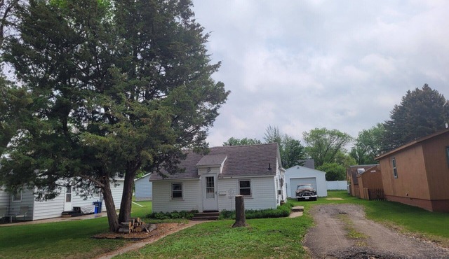Charming 4kingsize bed house in Benson with AC,WIFI,CableTV,Firepit,Washer/Dryer