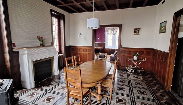 Charming 5 Bedroom French Country Retreat in Burgundy