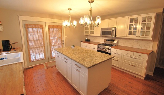 Charming 5 Bed Burr Ridge House