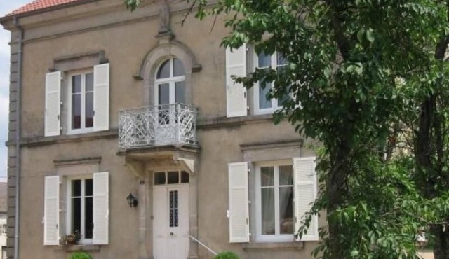 Charming 5-Bedroom House with Large Garden, Terrace, and Authentic Decor in Le Val-d'Ajol