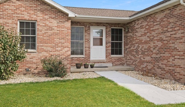 Charming 5-bedroom, 3-bathroom ranch home