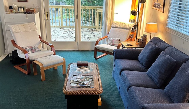 Charming 5-bedroom/3-bath home with easy access to Lake Cumberland