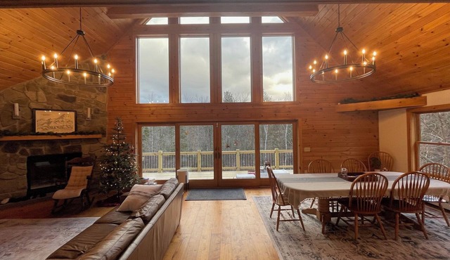 Charming 5-bedroom chalet in Newry perfect for your getaway