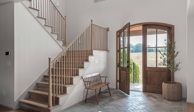 Charming 5-bedroom farmhouse on 50+ acres with Highland Cows!