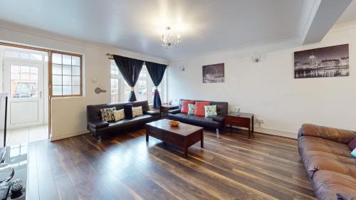 Charming 5 bedroom house in Grays