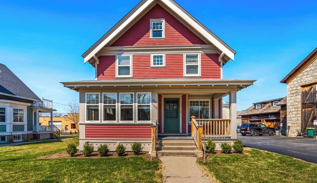 Charming 5-bedroom house in Cedarburg