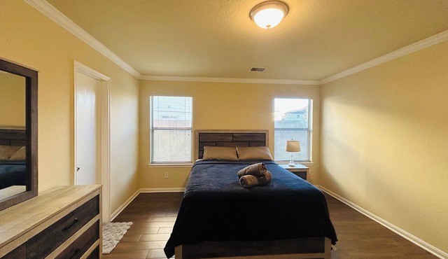 Charming 5-bedroom house 20min to downtown