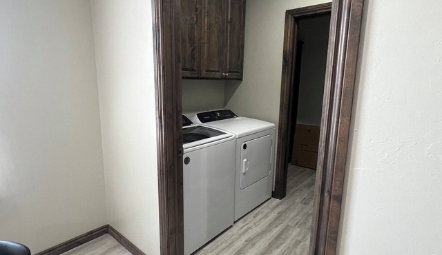 Charming 5-bedroom Lake side in Colony OK Unit #1