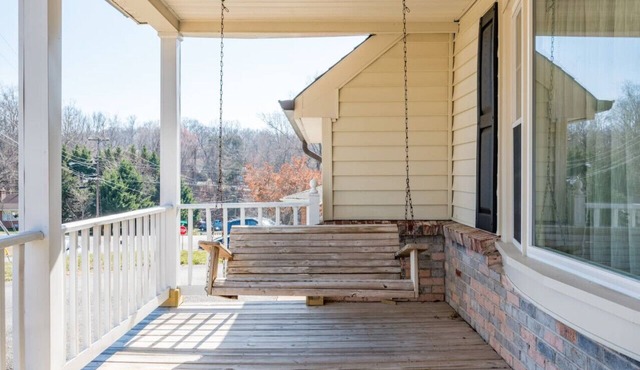 Charming 5 Bedroom | Near Liberty University