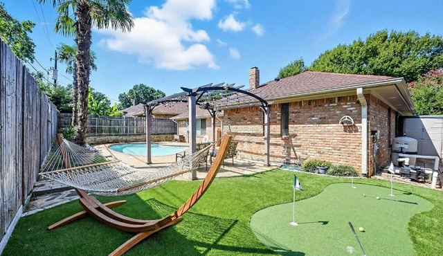 Charming 5-bedroom Pool House with AC/Heater in Arlington