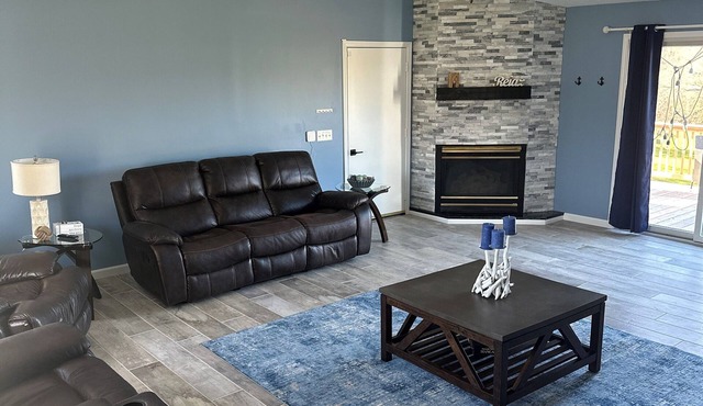 Charming 5-bedroom cottage with AC and WiFi in Carsonville