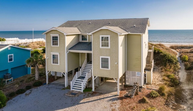 Charming 5-bedroom oceanfront duplex with wonderful views