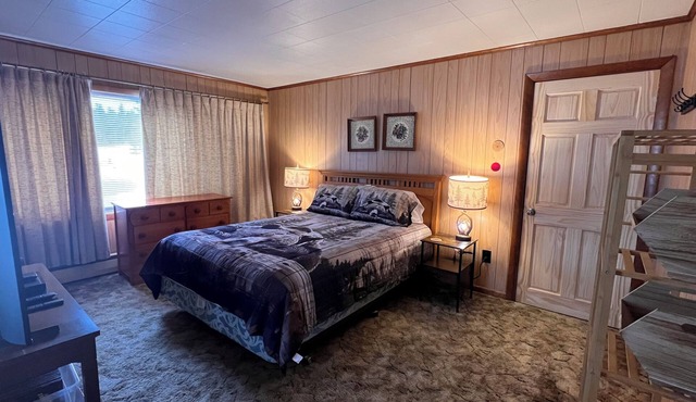 Charming 5-bedroom house in Jackman/Moose River perfect for families, groups.