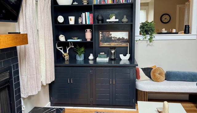 Charming 5-bedroom home located in the BEST neighborhood in Skaneateles!