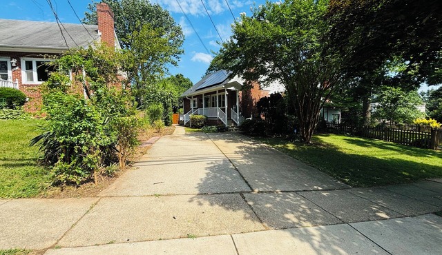 Charming 5 bedrooms house in peaceful Kensington with parking near DC