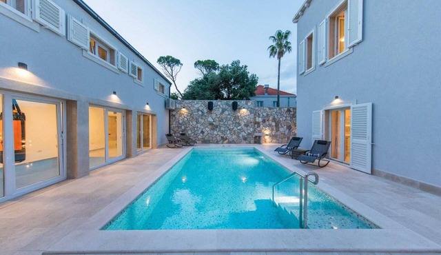 Charming 5-BR Villa for 10+2 guests, with pool in green heart of Dubrovnik