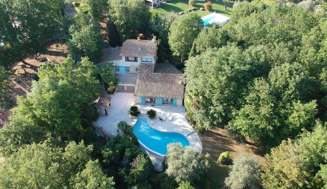 Charming 5-Bedroom Villa with Sea View, Garden & Pool – Côte d’Azur Escape