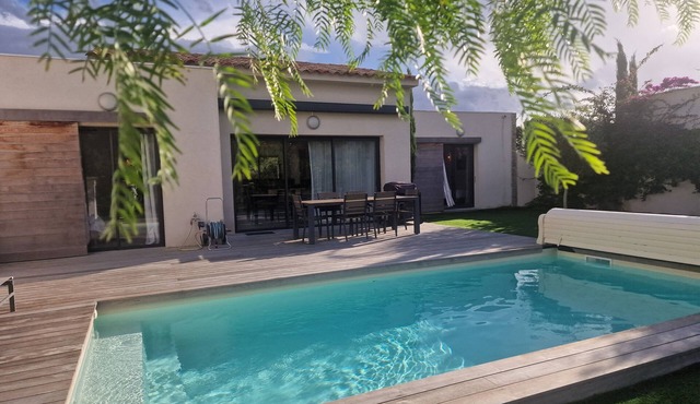 Charming 5* villa, air-conditioned, with swimming pool, 800m from Cala Rossa beach