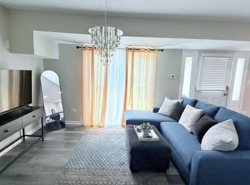 Charming 5BD 2BA with spacious yard near O'hare