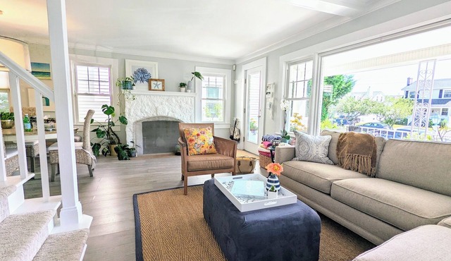 CHARMING 5BR: Bright, Clean, 2 Blks to Beach. Kid-Friendly, Chic, Well Appointed