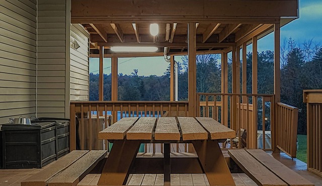 Charming 5BR Lake Dock Sauna – All Year